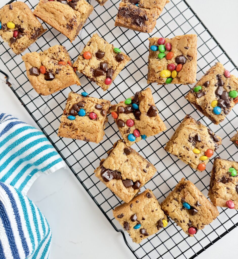 Peanut Butter Chocolate Chip Blondies