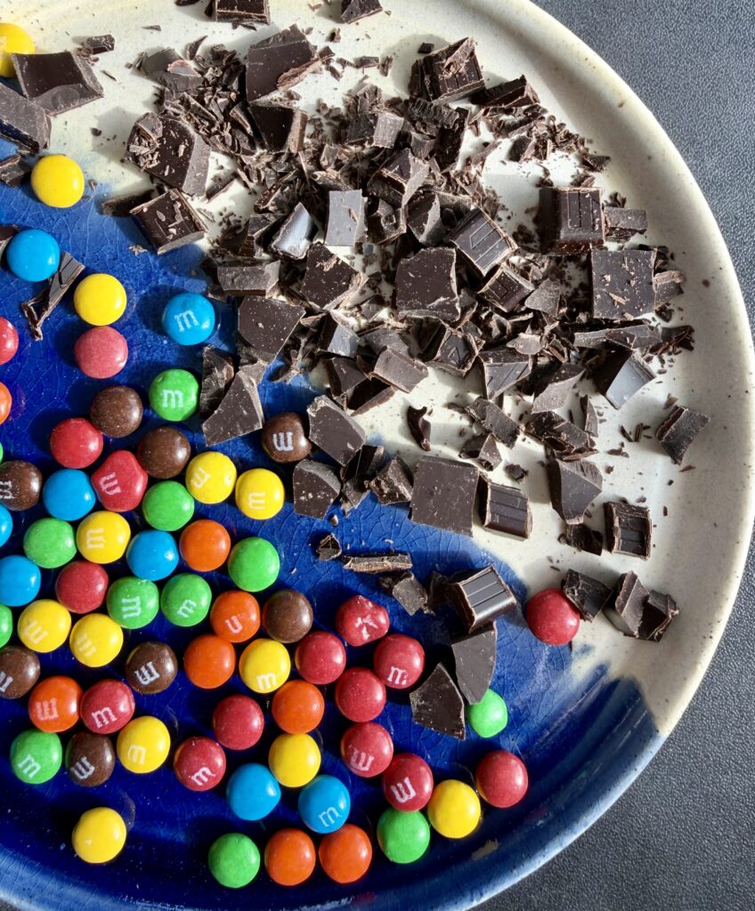 Dark chocolate and mini peanut butter M&M'S